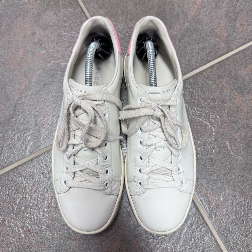 Gucci White Leather Sneakers with Pink Heel Tab - Picture 14 of 16